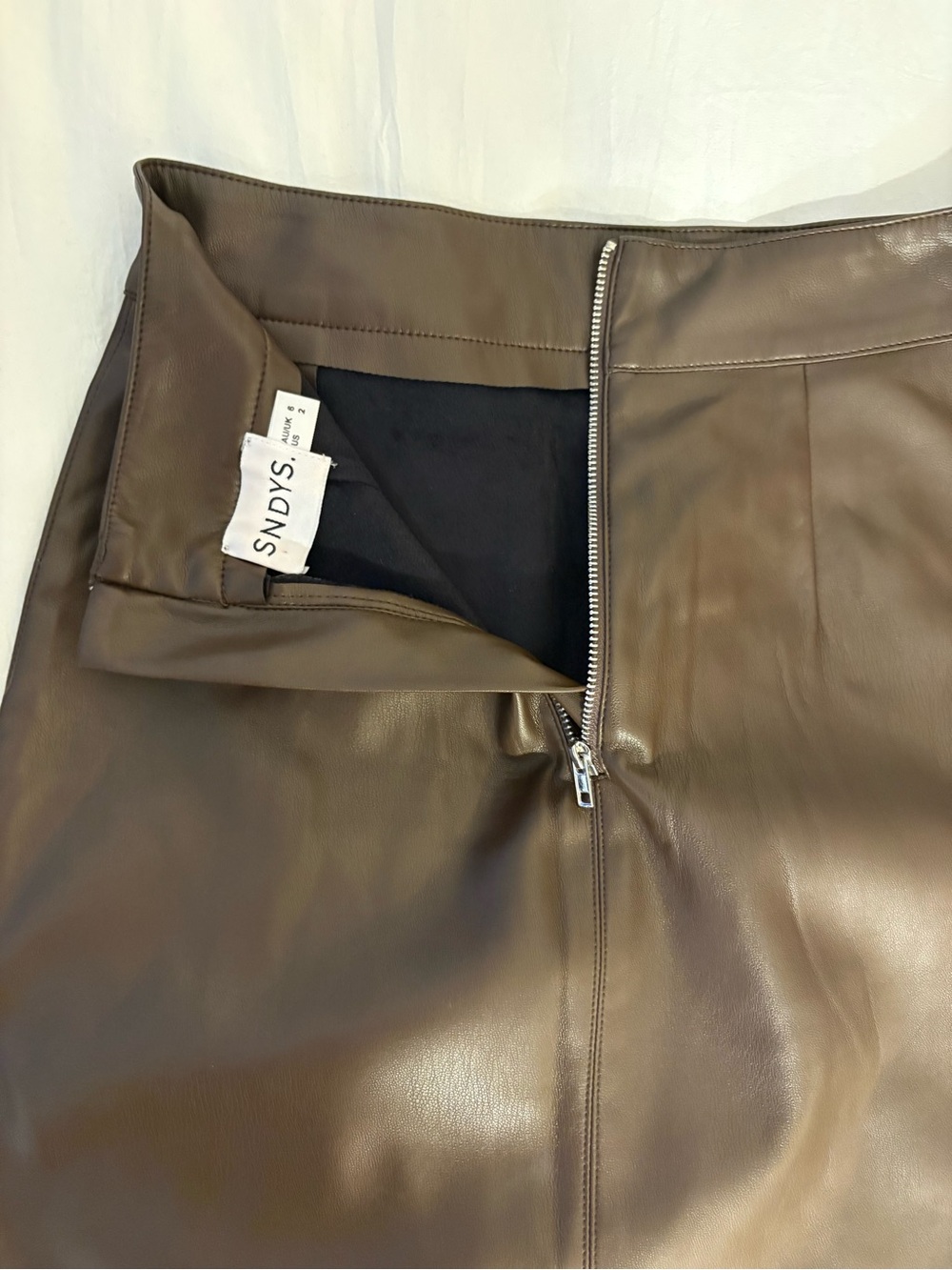 KNOX FAUX LEATHER SKIRT
SNDYS - Picture 3 of 8